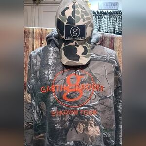 Garth Brooks Stadium Tour Hoodie and Cap XL